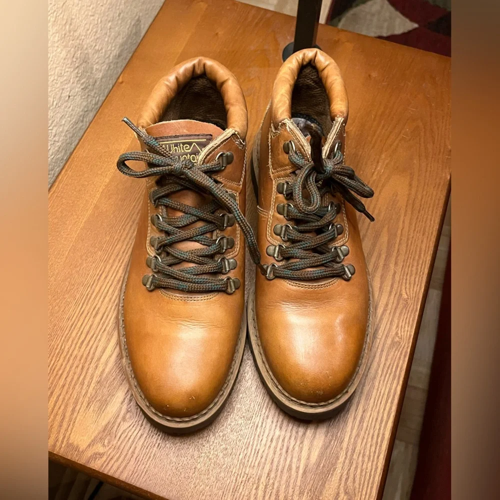 White Mountain vintage leather hiking boots. Cushioned ankle. Anti-slip. Tan 9.5 - Picture 1 of 11